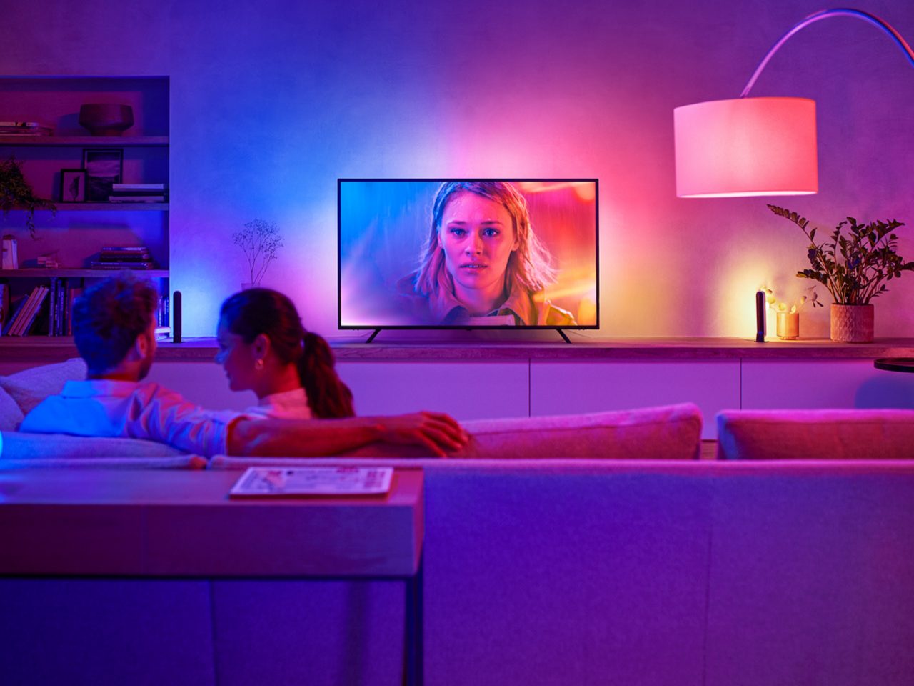 Hue Play グラデーション ライトリボン 75 インチ TV 用 | Philips Hue JP