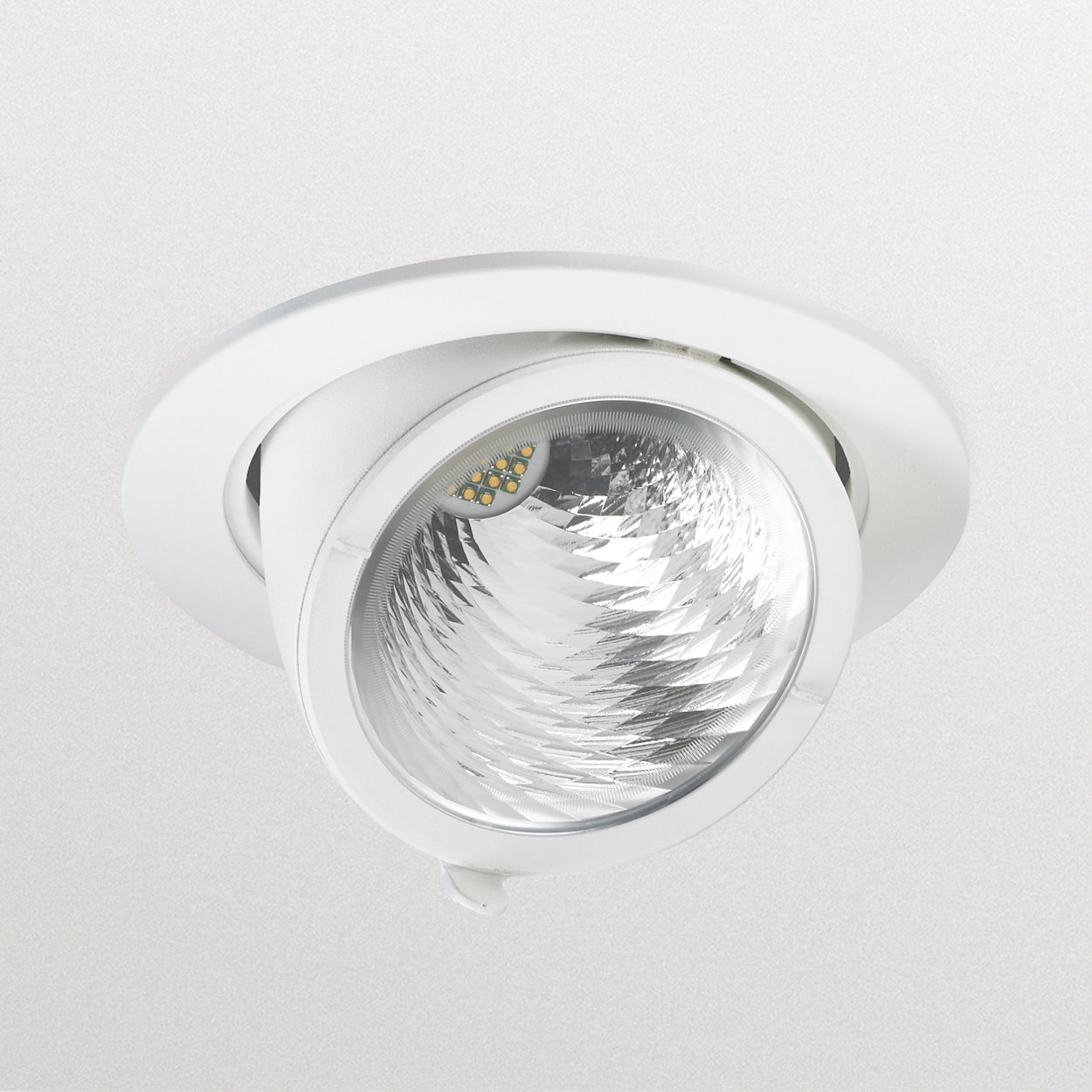 LuxSpace Accent Mini – The smallest recessed spotlights for retail and hospitality