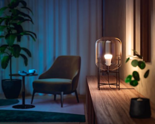  Philips Hue - Bombilla LED inteligente A19 de 60 W, luz  ambiente blanca y de color, paquete de 1, 800 lúmenes, E26, interior,  control con aplicación Hue, Alexa, Google Assistant y