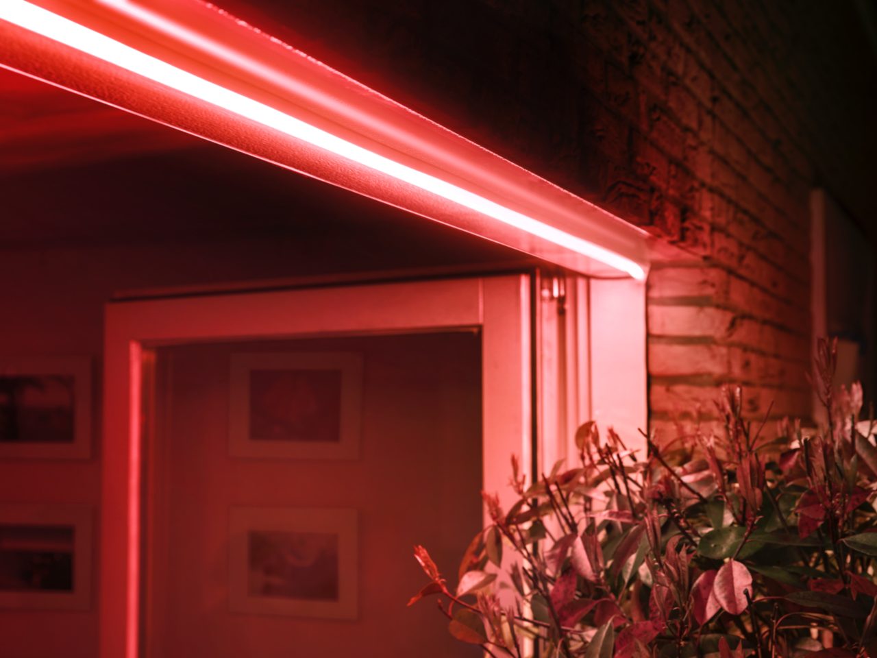 Hue Outdoor LED Lightstrip 80 inch White and Colour Ambiance