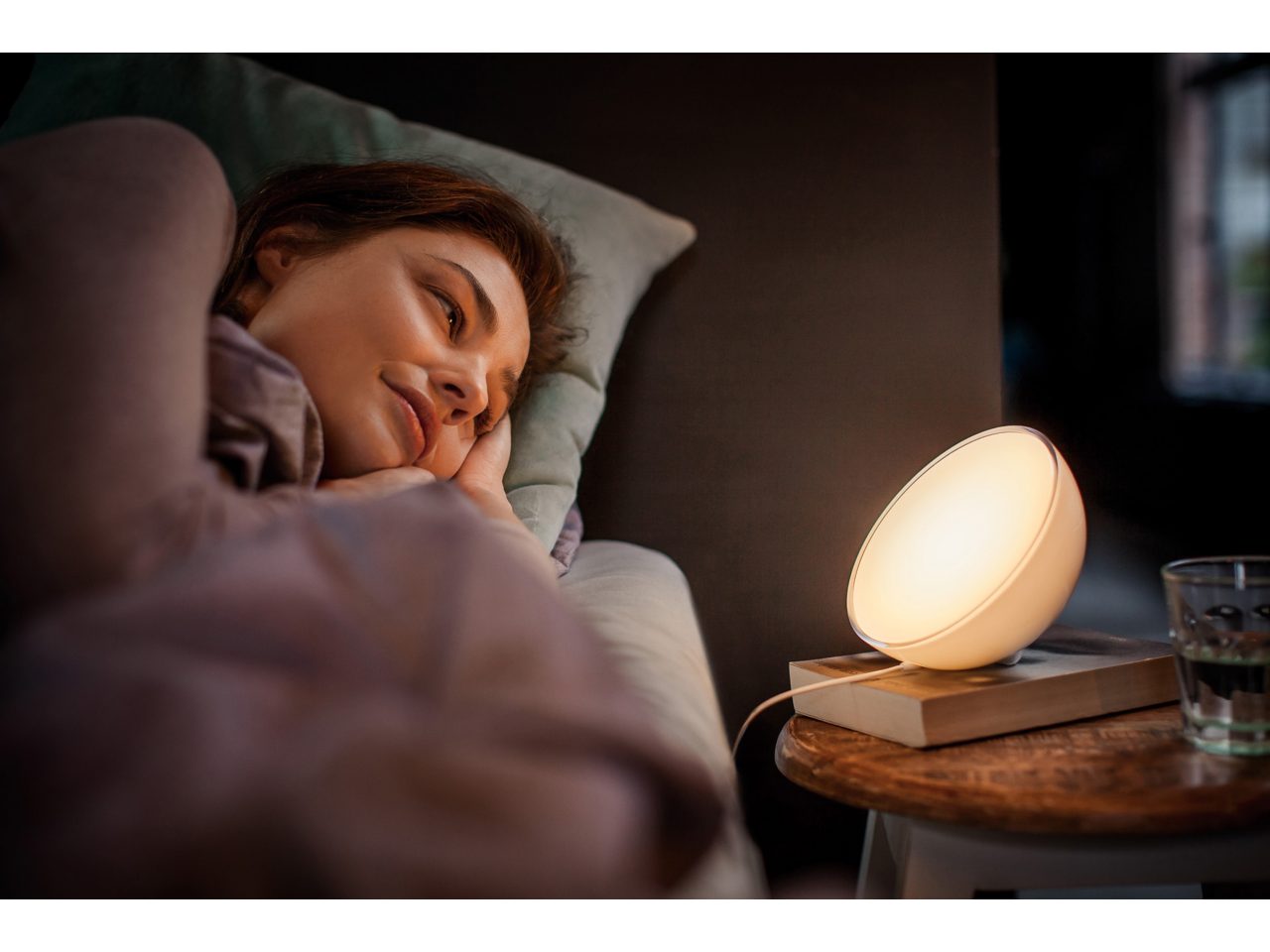 Hue Go portable light - White | Philips Hue