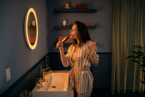 Hue White ambiance Adore badkamer spiegel met verlichting