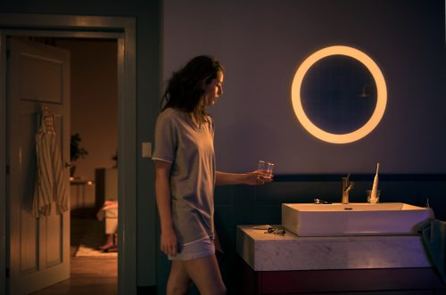 Hue White ambiance Adore badkamer spiegel met verlichting