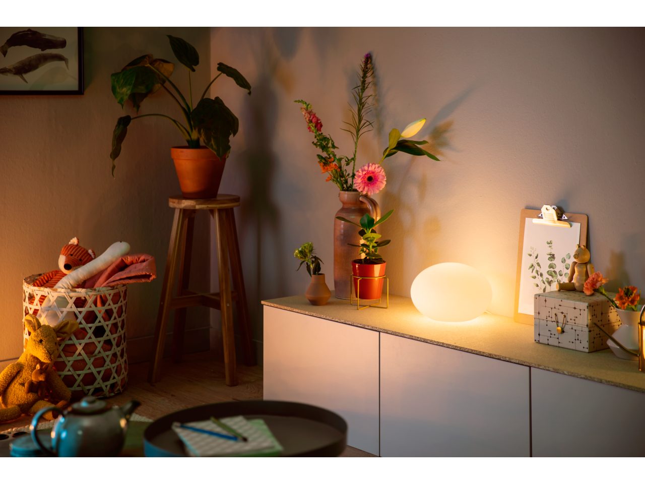 Philips white and color フィリップスフルカラー Hue E60 E26 LED 電球 - フルカラー | Philips Hue JP