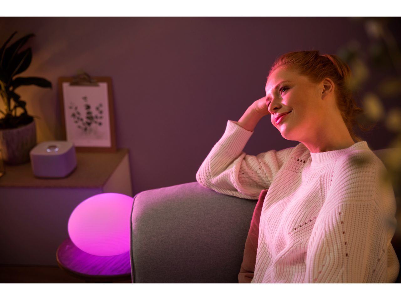 Hue Flourish Table Lamp White and Colour Ambiance | Philips Hue