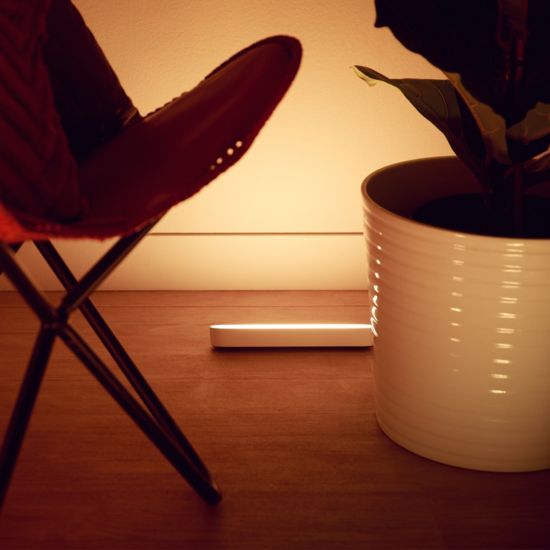Crea la tua giusta ambientazione con una luce che va dal bianco caldo al bianco freddo del giorno