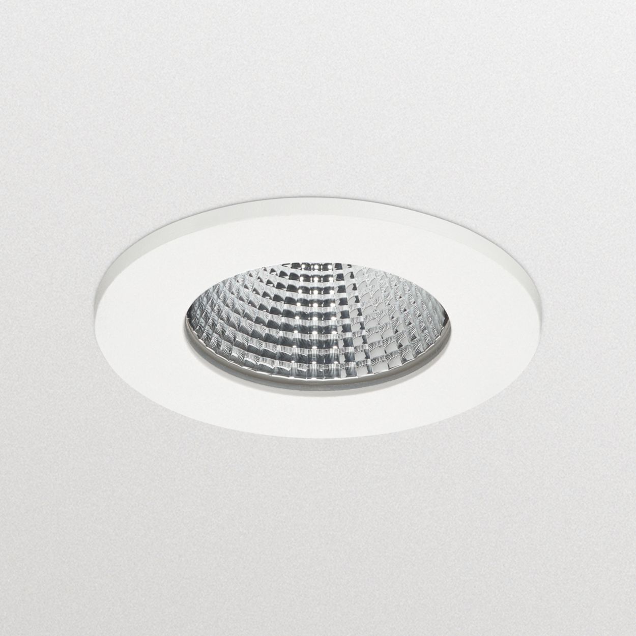 Clear Accent RS060/RS061 gir pålitelig og overlegen lysytelse med presis design, passende for forskjellige bruksområder i prosjekter.