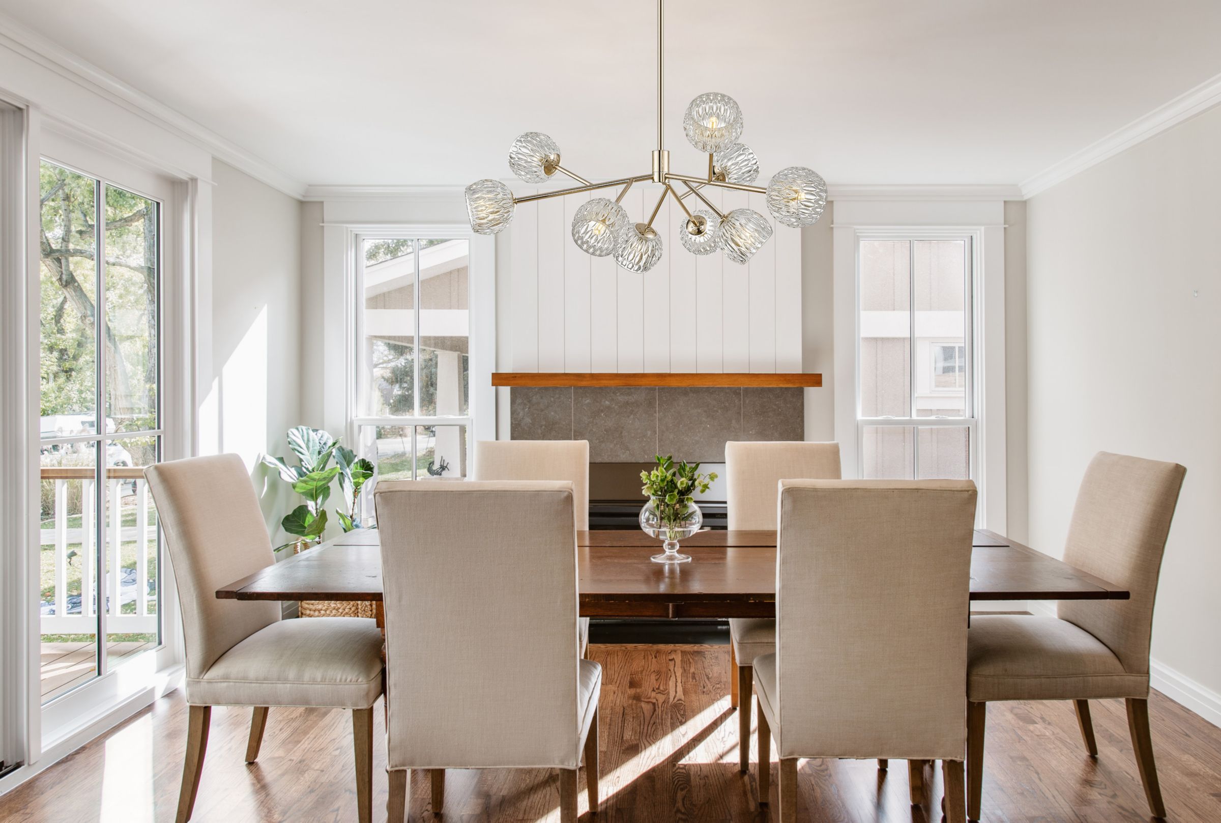 myLiving Contemporary-styled glass chandelier | 919215851252