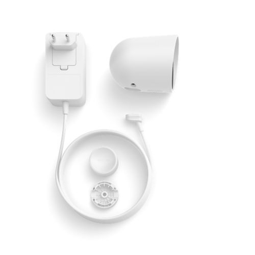 Black product box displaying a clear spiral filament smart bulb, E27 base, with compatibility icons and technical specifications visible.