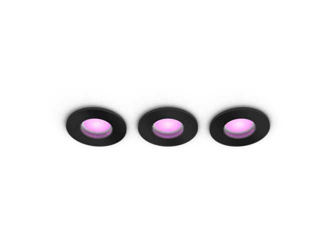 Close up of front of Three-pack Xamento recessed spotlight