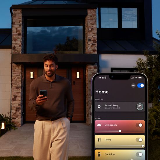 Gestisci il tuo campanello, la suoneria e le lampade Philips Hue direttamente dall’app Hue: senza bisogno di più app. Ricevi avvisi immediati, personalizza le impostazioni e resta connesso ovunque tu sia, direttamente dal tuo smartphone o tablet.