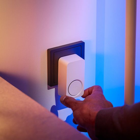 Collega lo Smart Chime a qualunque presa della casa.