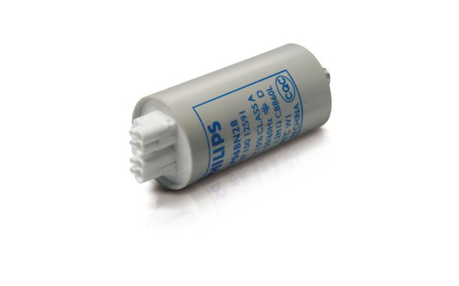 Capacitors for HID lamp circuits