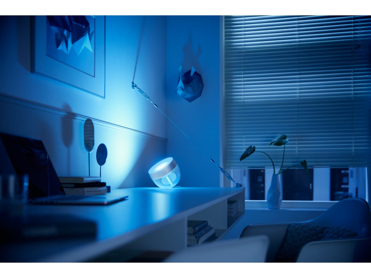 Hue Iris Table Lamp Gold Special Edition Gen4 | Philips Hue
