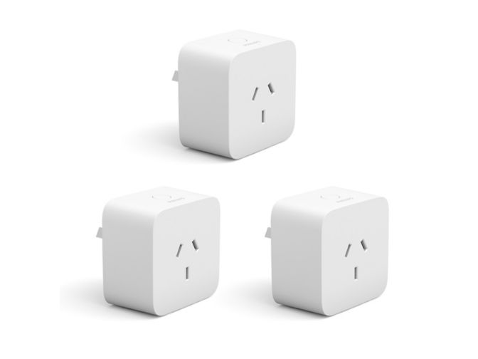 Close up of front of Multipack: Smart plug 3-pack