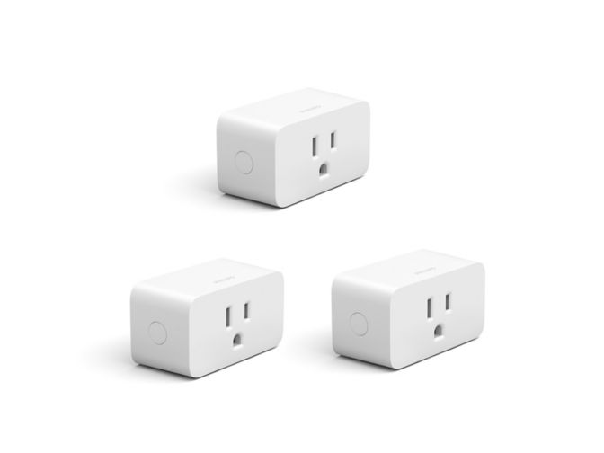 Close up of front of Multipack: Smart plug 3-pack