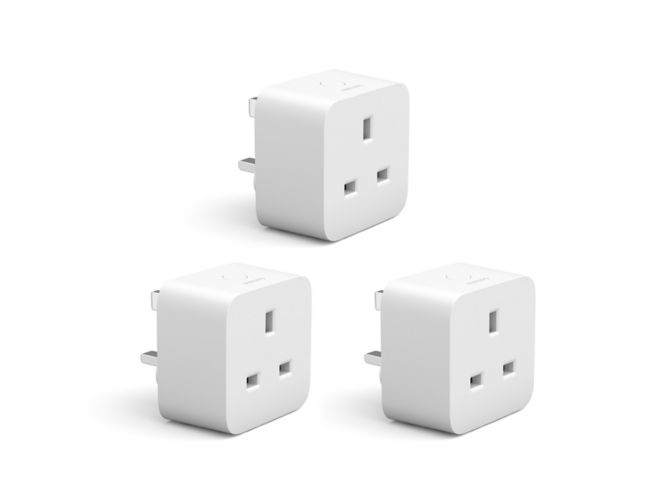 Close up of front of Multipack: Smart plug 3-pack