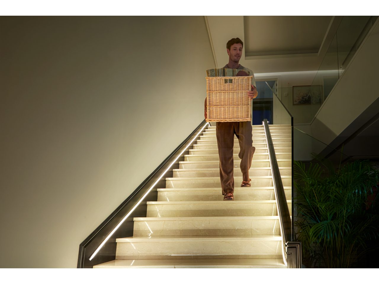 OmniGlow 3m micro LED Strip Light RGBWWIC | Philips Hue