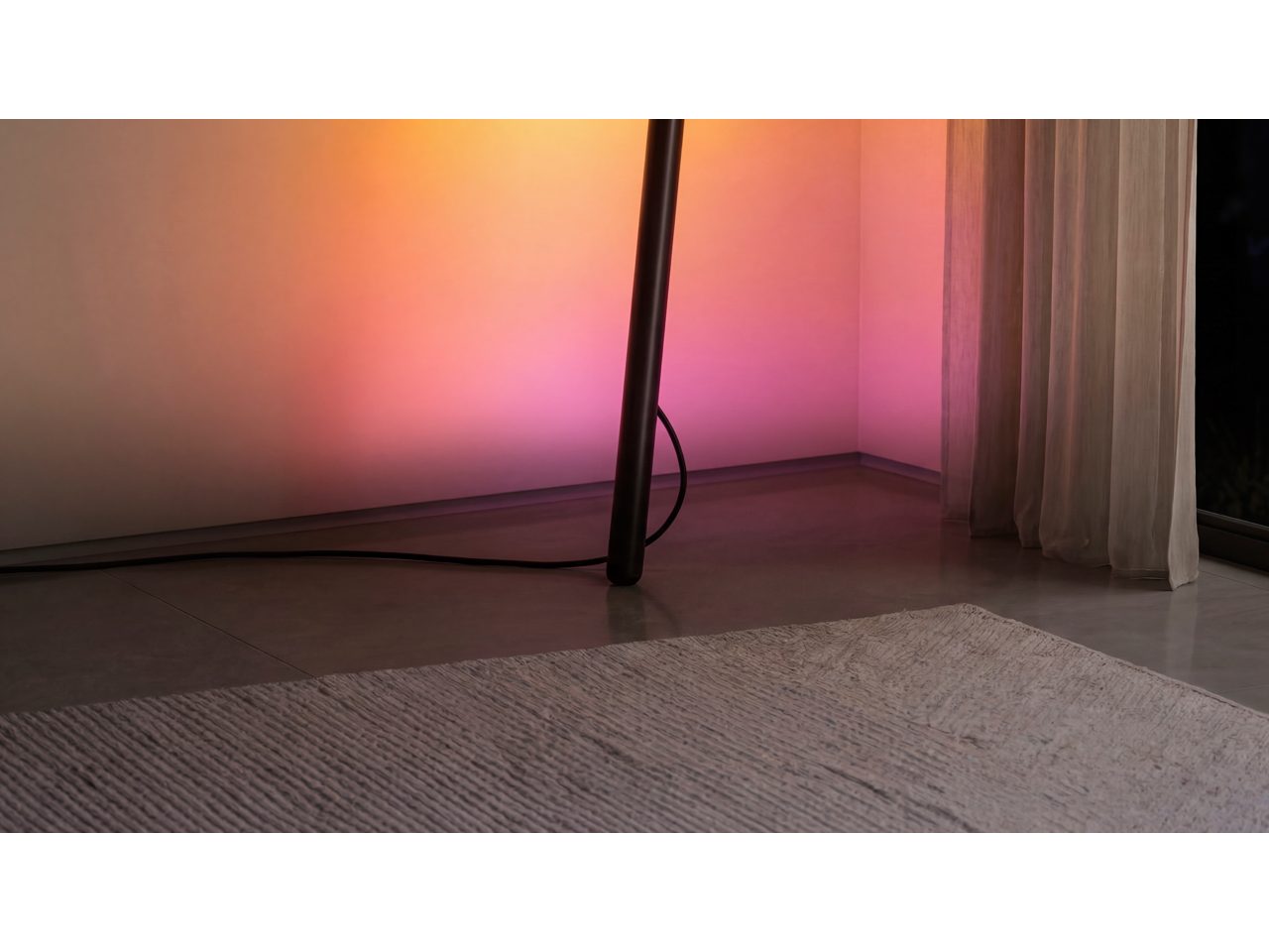 Floor Pole LED Tube floor lamp | Philips Hue