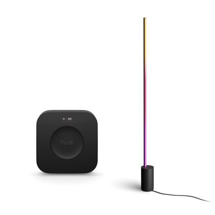 Primo piano della parte anteriore di Lampada da terra Signe nera + Bridge Pro