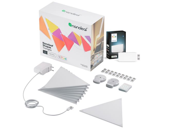 Primo piano della parte anteriore di Wall panel triangle starter set (9 panels) + Philips Hue wall light module