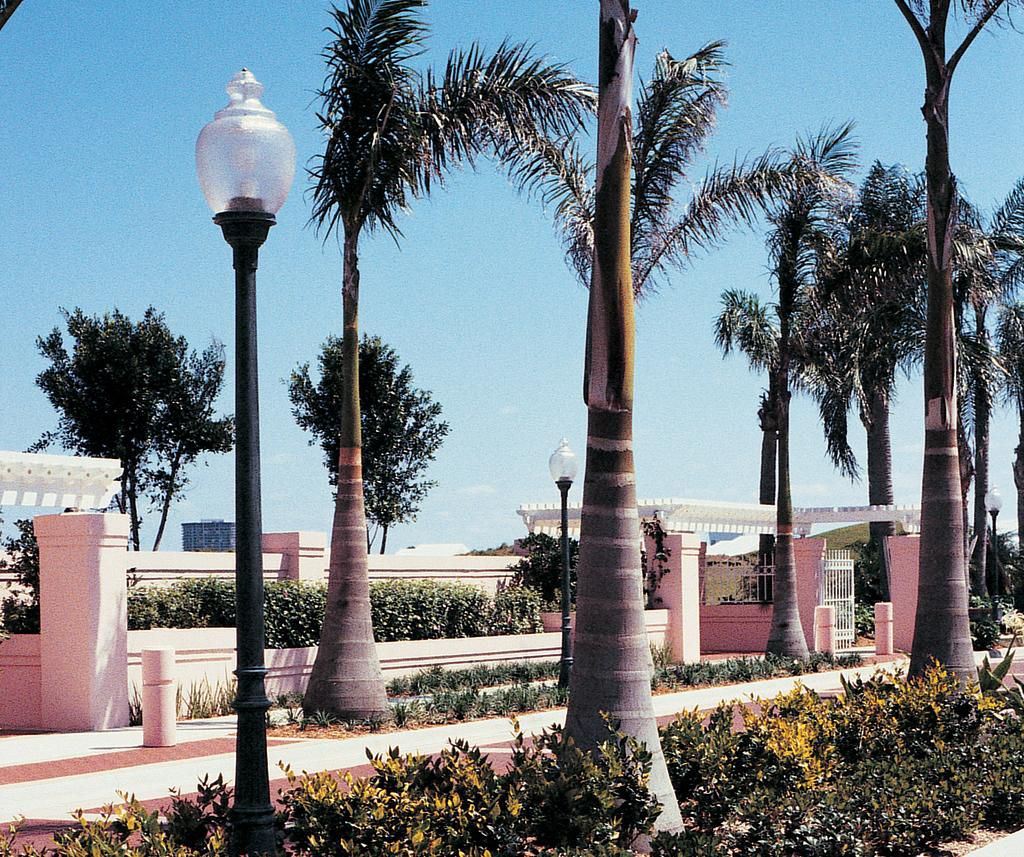 Victorian LED post top (VL72) - Posttop | Hadco - Signify