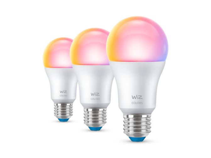 Gros plan de l'avant de 3 ampoules 60 W A60 E27