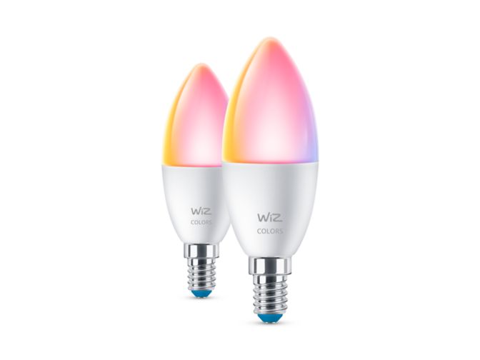 Gros plan de l'avant de 2 ampoules flamme 40W C37 E14