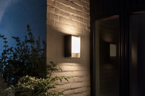 Hue White Applique murale extérieure Fuzo